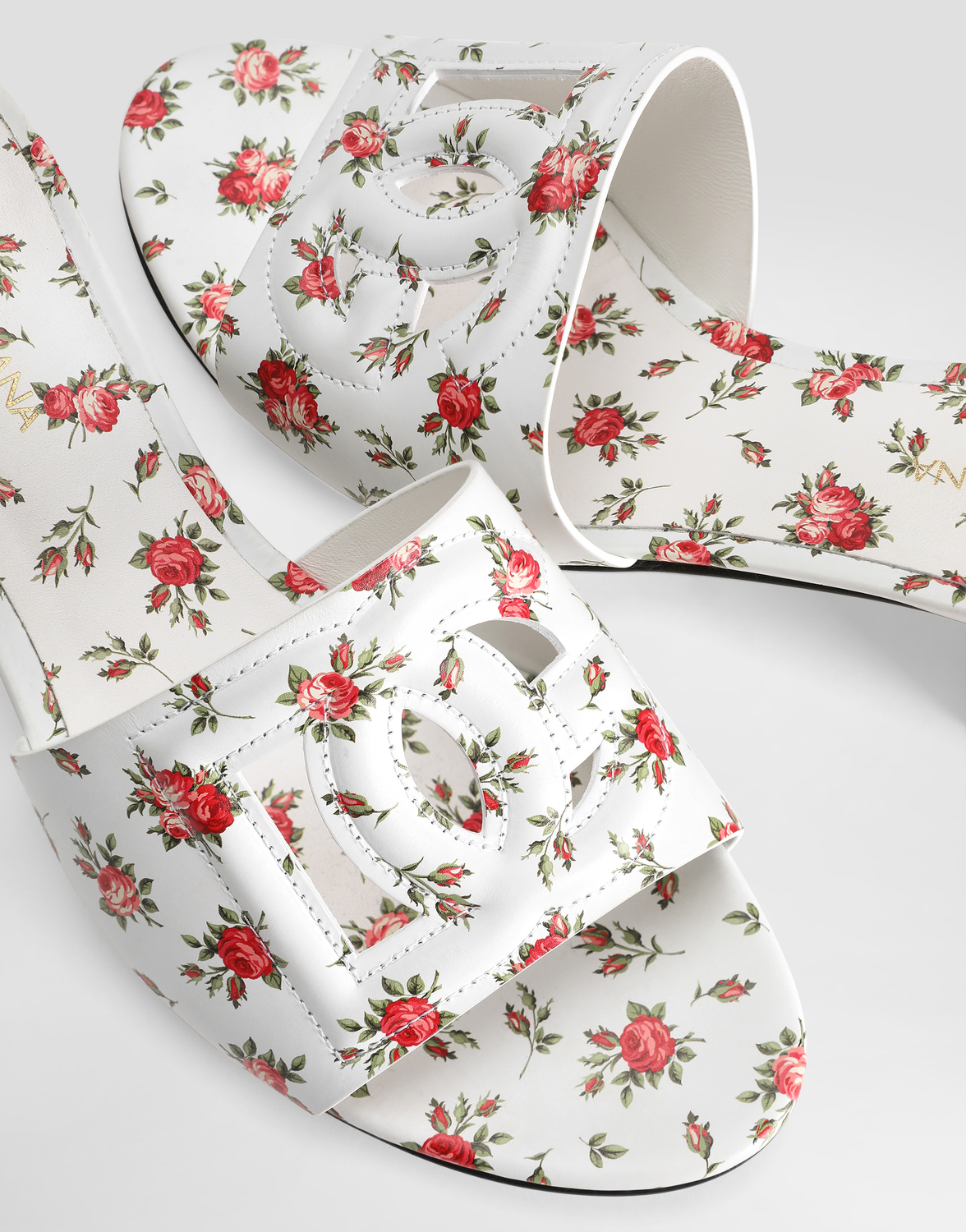 Мюли из телячьей кожи с принтом маленьких роз DOLCE & GABBANA, мультиколор — фото 4