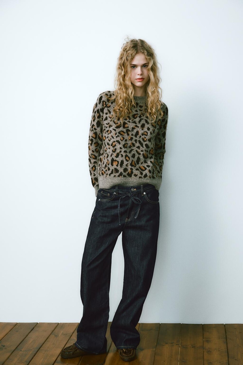 

Жаккардовый трикотажный свитер с животным принтом ZARA, цвет leopard