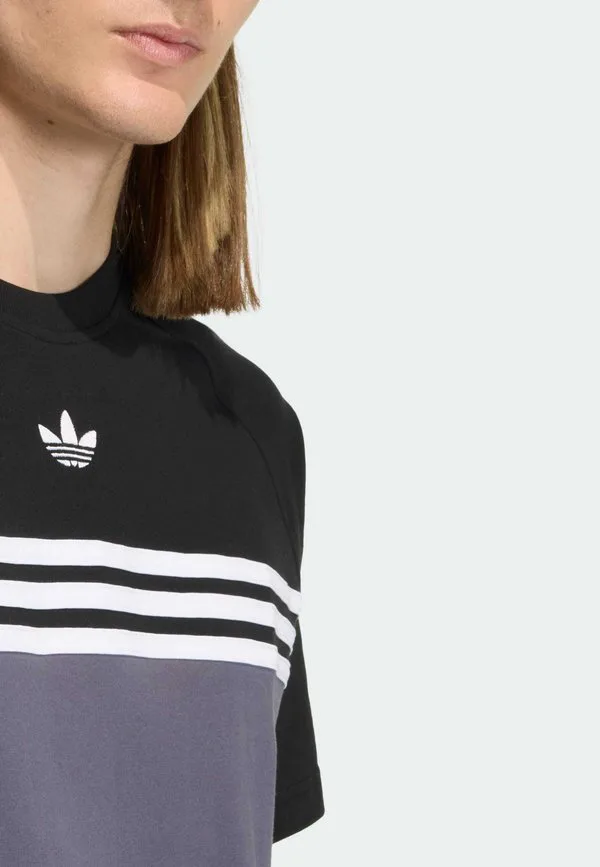 Футболка с принтом на груди Adidas Originals, Aurora Onix/Black — фото 4