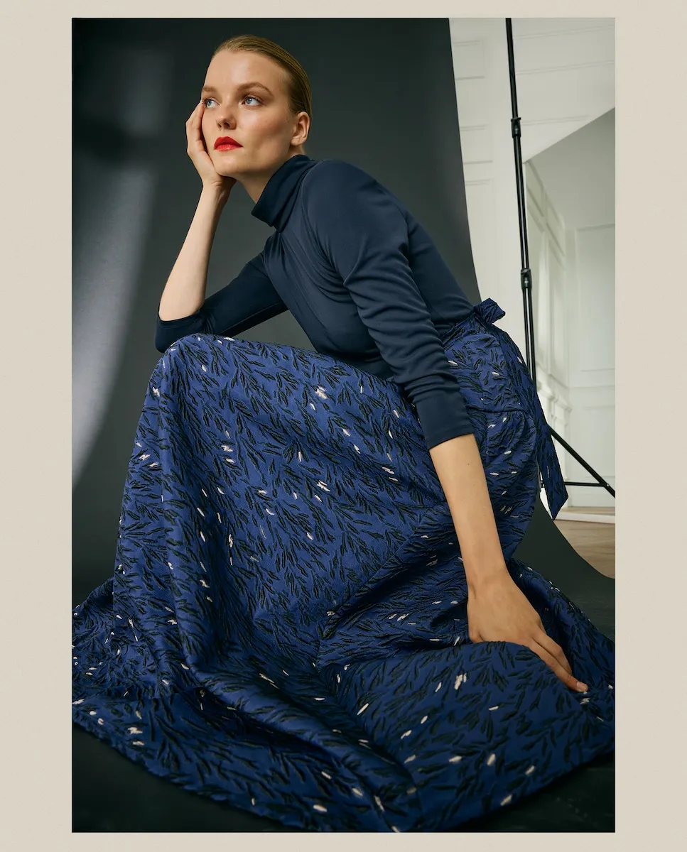 

Женское миди платье с длинным рукавом Woman Fiesta El Corte Inglés, темно-синий