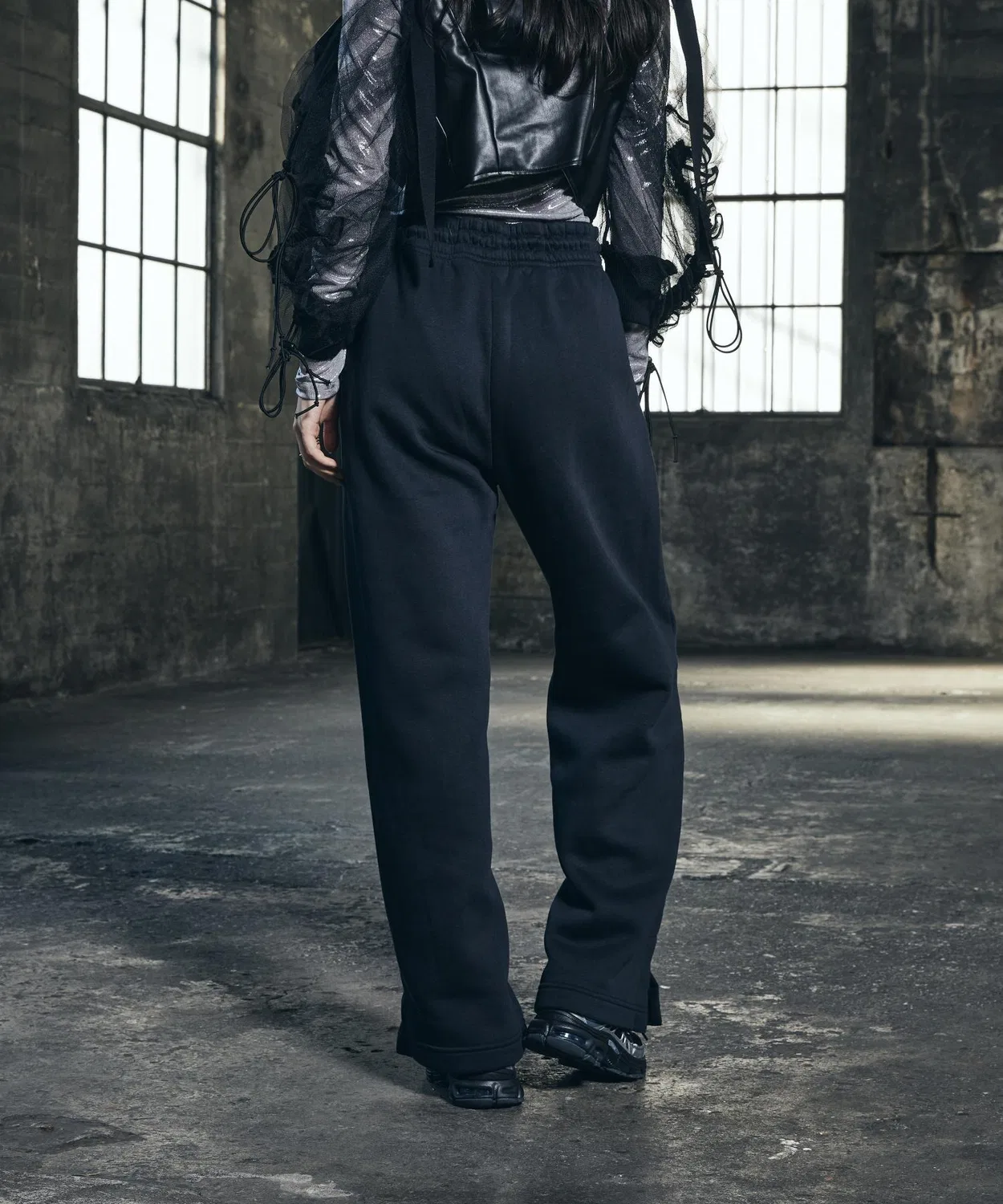 Штаны женские Nike Sportswear Phoenix Fleece с высокой посадкой, широкие, черные — фото 3
