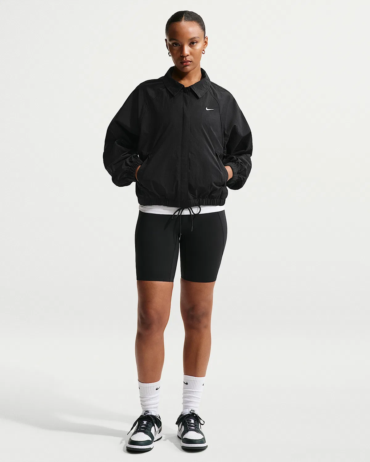 Женская оверсайз куртка Nike Sportswear, Black/Sail — фото 4