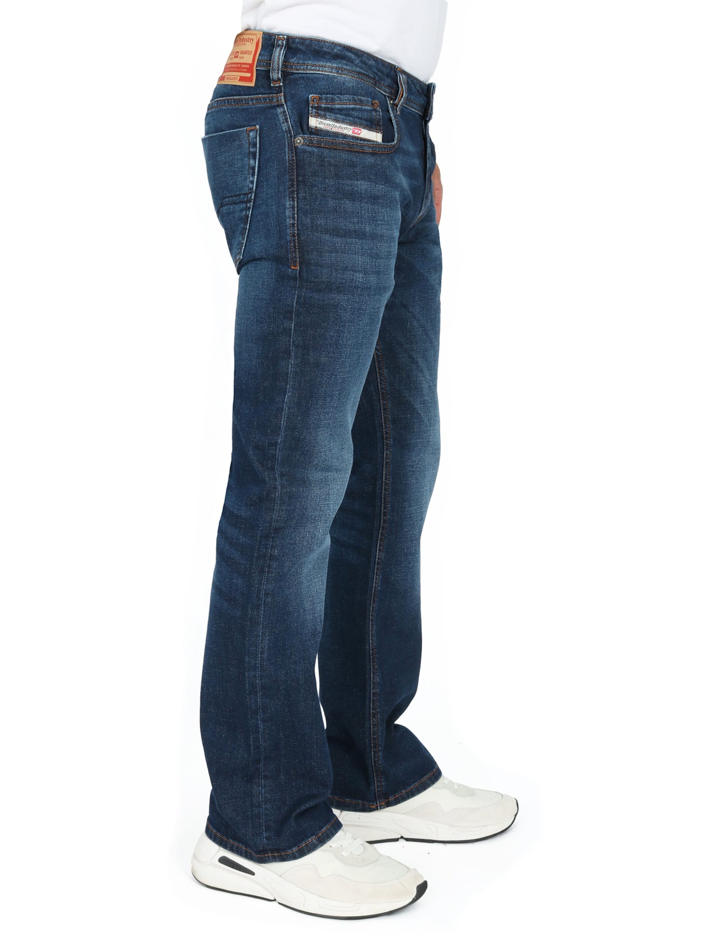 DIESEL Джинсы Boot cut 'ZATINY-X R860L' в темно-синем цвете — фото 3