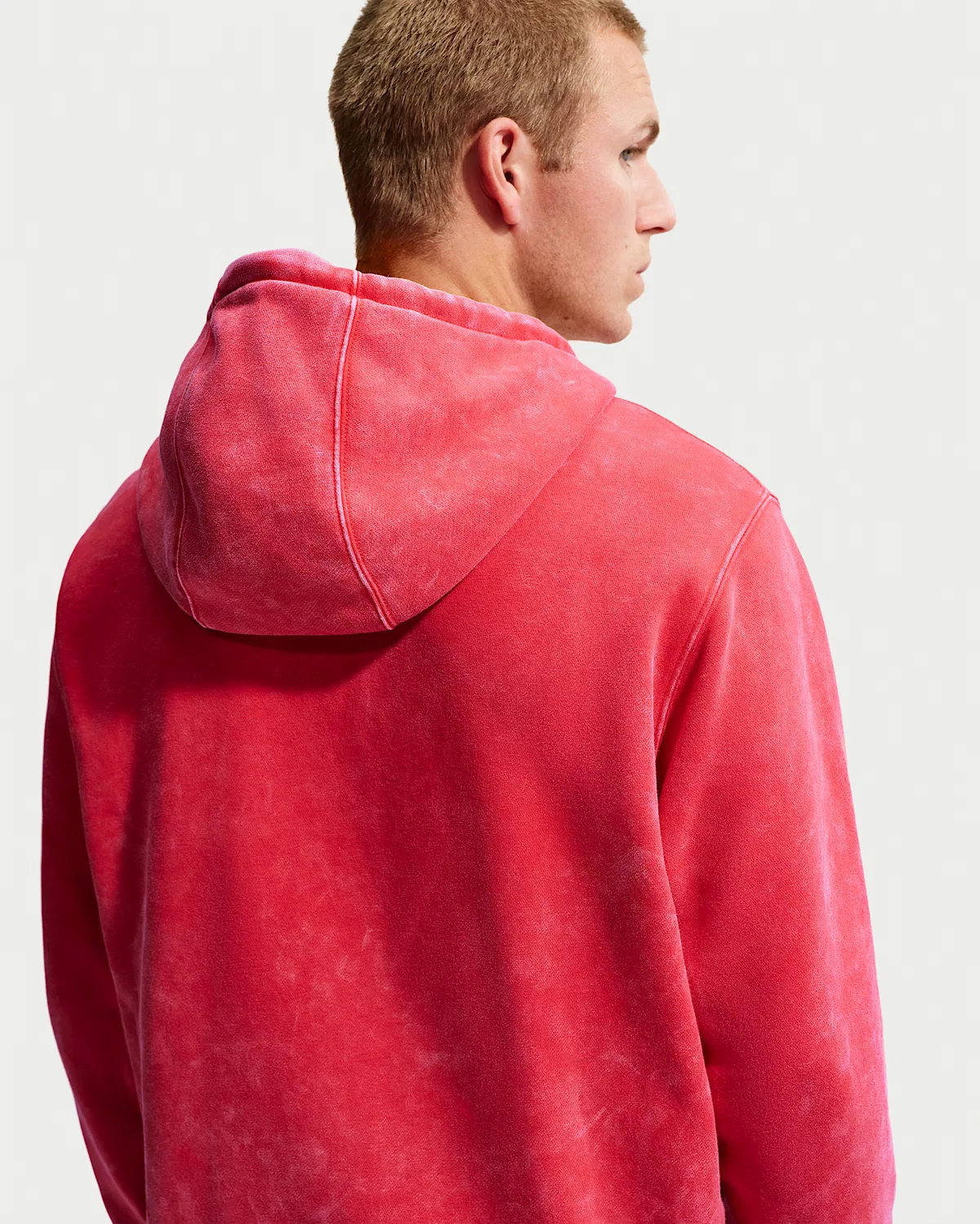 Мужская флисовая худи Nike Sportswear Club с эффектом состаривания, University Red/University Red — фото 2