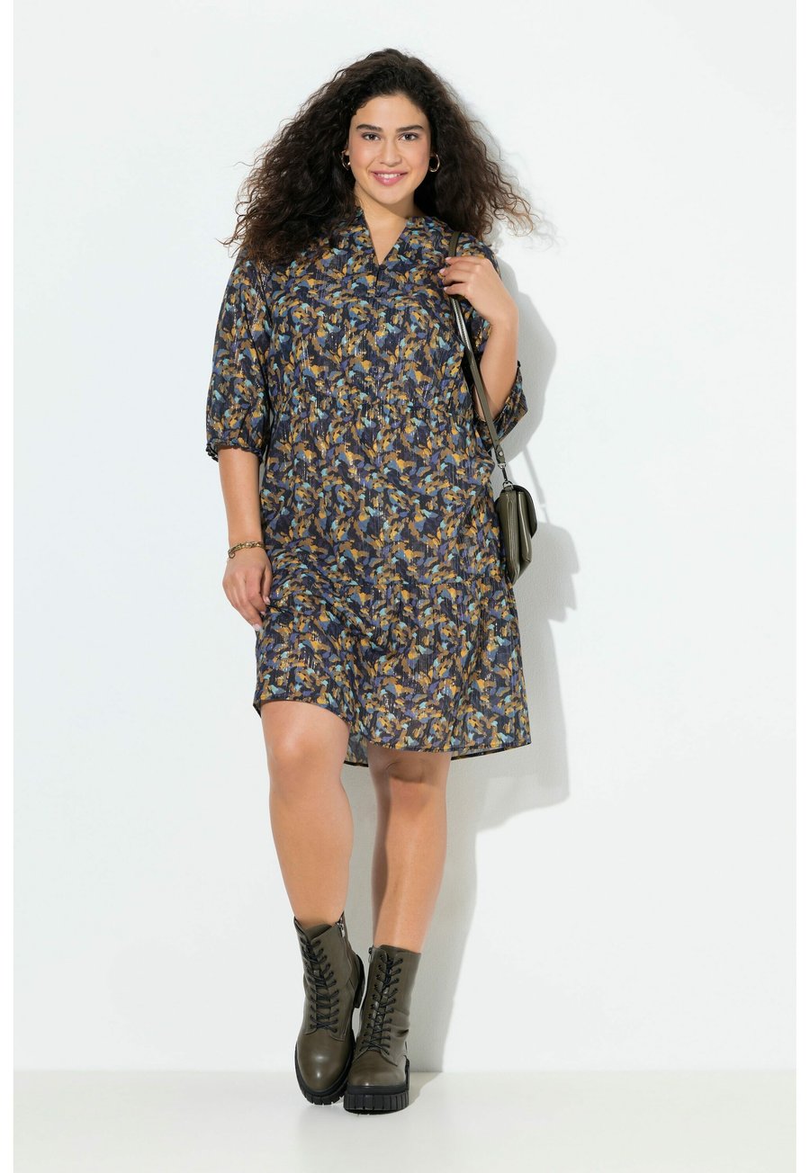 

Платье Ulla Popken GLITTER STRIPE ALLOVER PRINTED 3/4 SLEEVE, Ink Blue/Purple