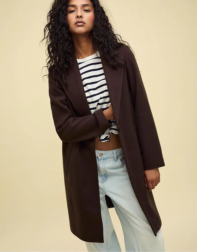 

Мягкое коричневое пальто-миди Stradivarius на пуговицах