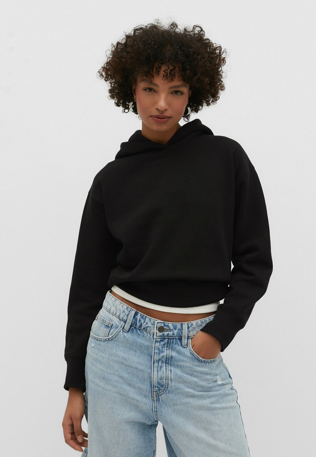 

Толстовка BASIC Stradivarius, цвет black