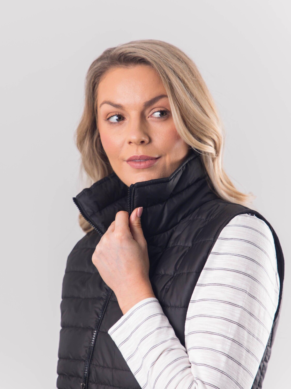 

Стеганый жилет "Анжелина" Lakeland Clothing, черный