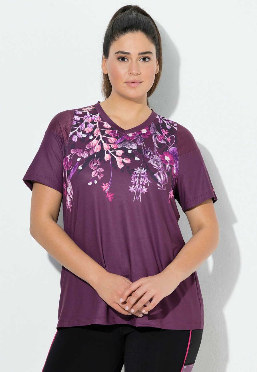 

Футболка Ulla Popken QUICK DRYING FLORAL PLACEMENT PERFORMANCE, Mahogany/Purple, Фиолетовый, Футболка Ulla Popken QUICK DRYING FLORAL PLACEMENT PERFORMANCE, Mahogany/Purple