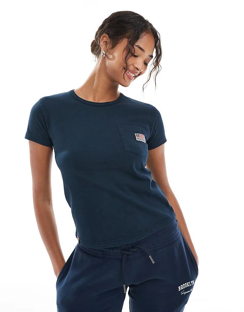

Футболка Superdry Athletic Essential с карманом в цвете Eclipse Navy