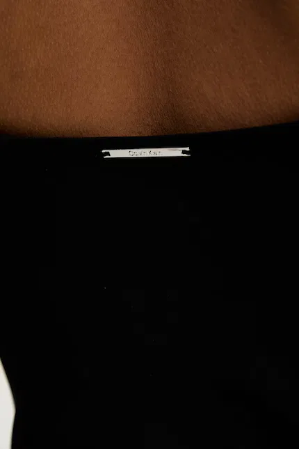 Купальник слитный минималистичный Calvin Klein, черный — фото 4