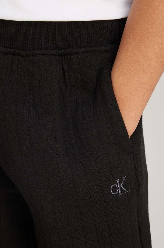 Детские спортивные брюки VERTICAL QUILTED Calvin Klein Jeans, черный — фото 4