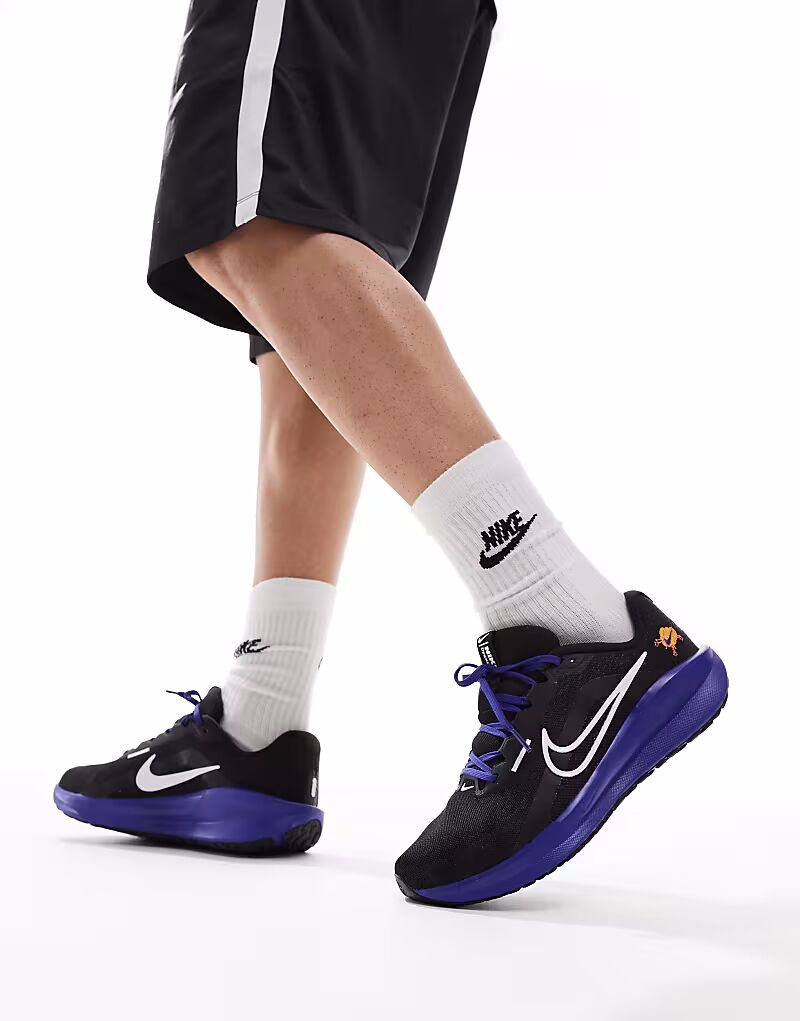 

Кроссовки Nike Running Downshifter 13 черного и фиолетового цветов