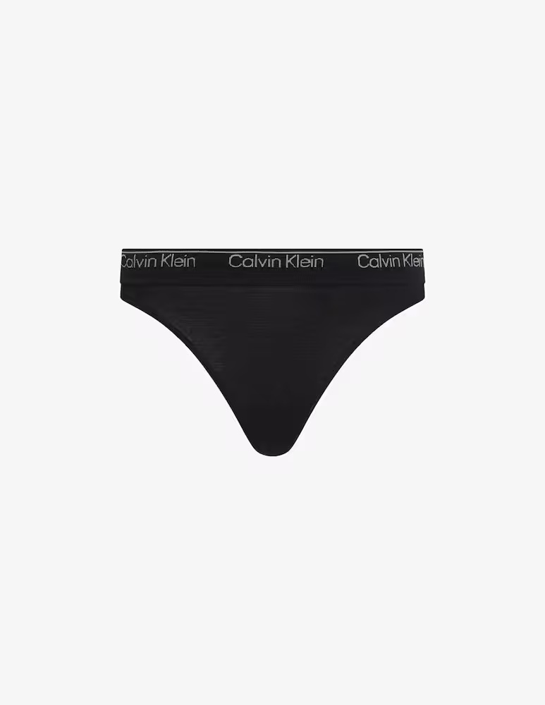 

Стринги Calvin Klein, черный