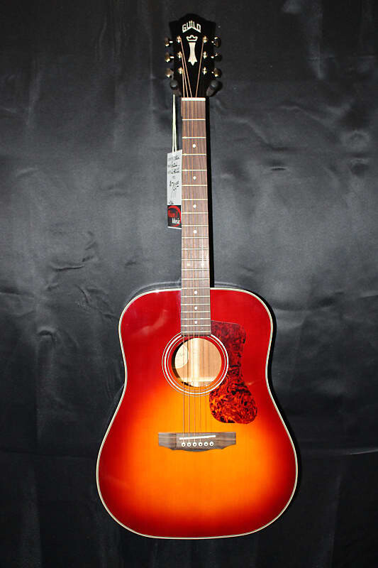 

Акустическая гитара Guild D-140 Cherry burst