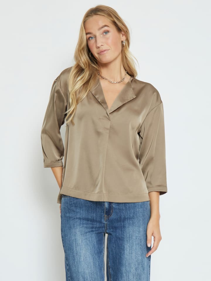 

Блузка DESIRES