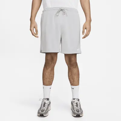 

Шорты Nike Club, цвет Light Smoke Grey/White