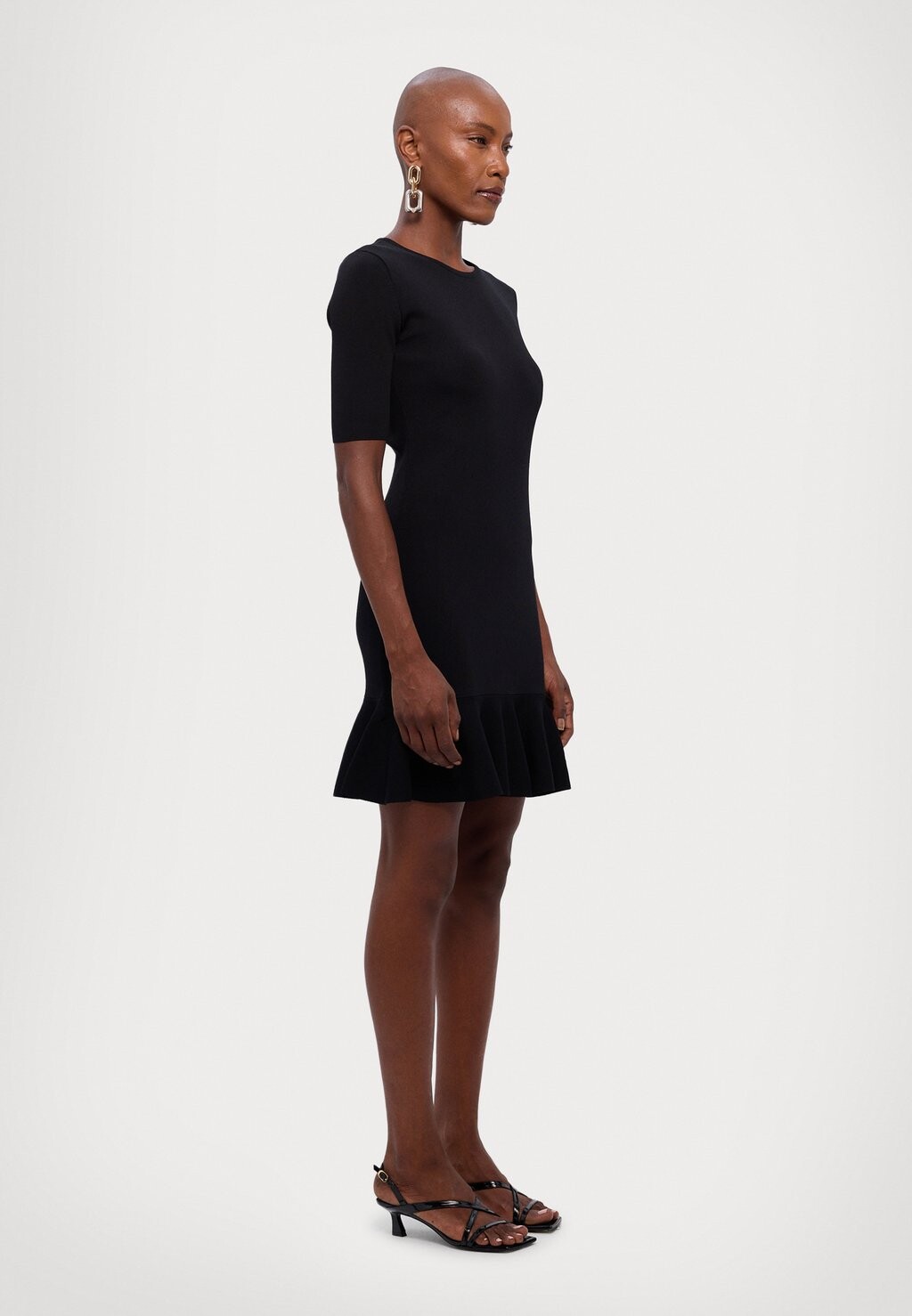 

Платье-футляр DRESS Armani Exchange, черный