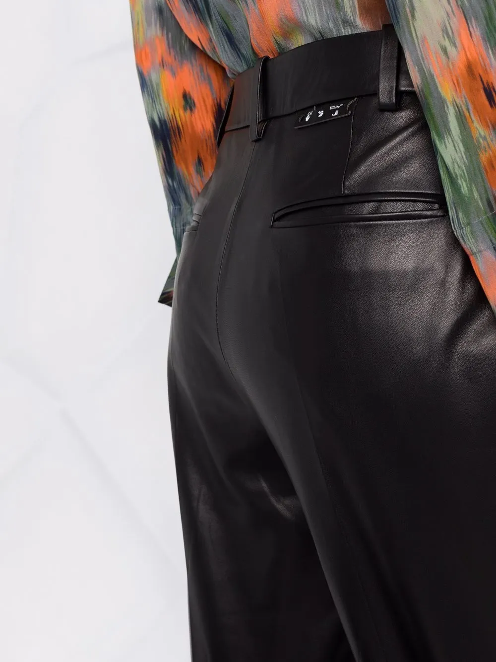 Кожаные шорты строгого кроя OFF-WHITE, черный — фото 3