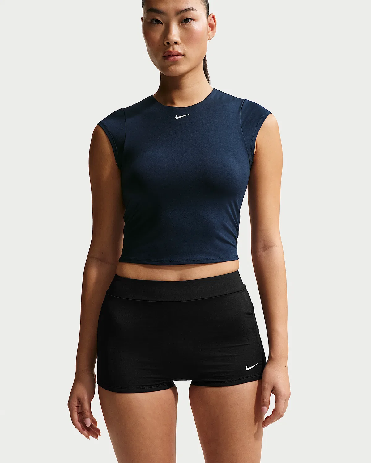 Женские шорты Nike Swim Effortless Essential, Black — фото 2