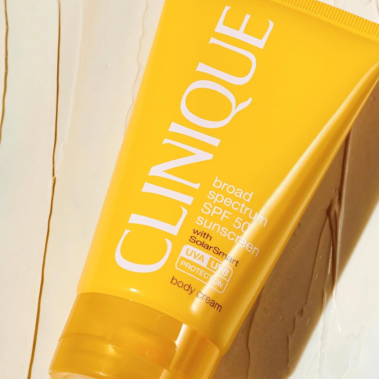 Солнцезащитный крем для тела Clinique Broad Spectrum SPF 50 | Подходит для чувствительной кожи, 140 мл — фото 2