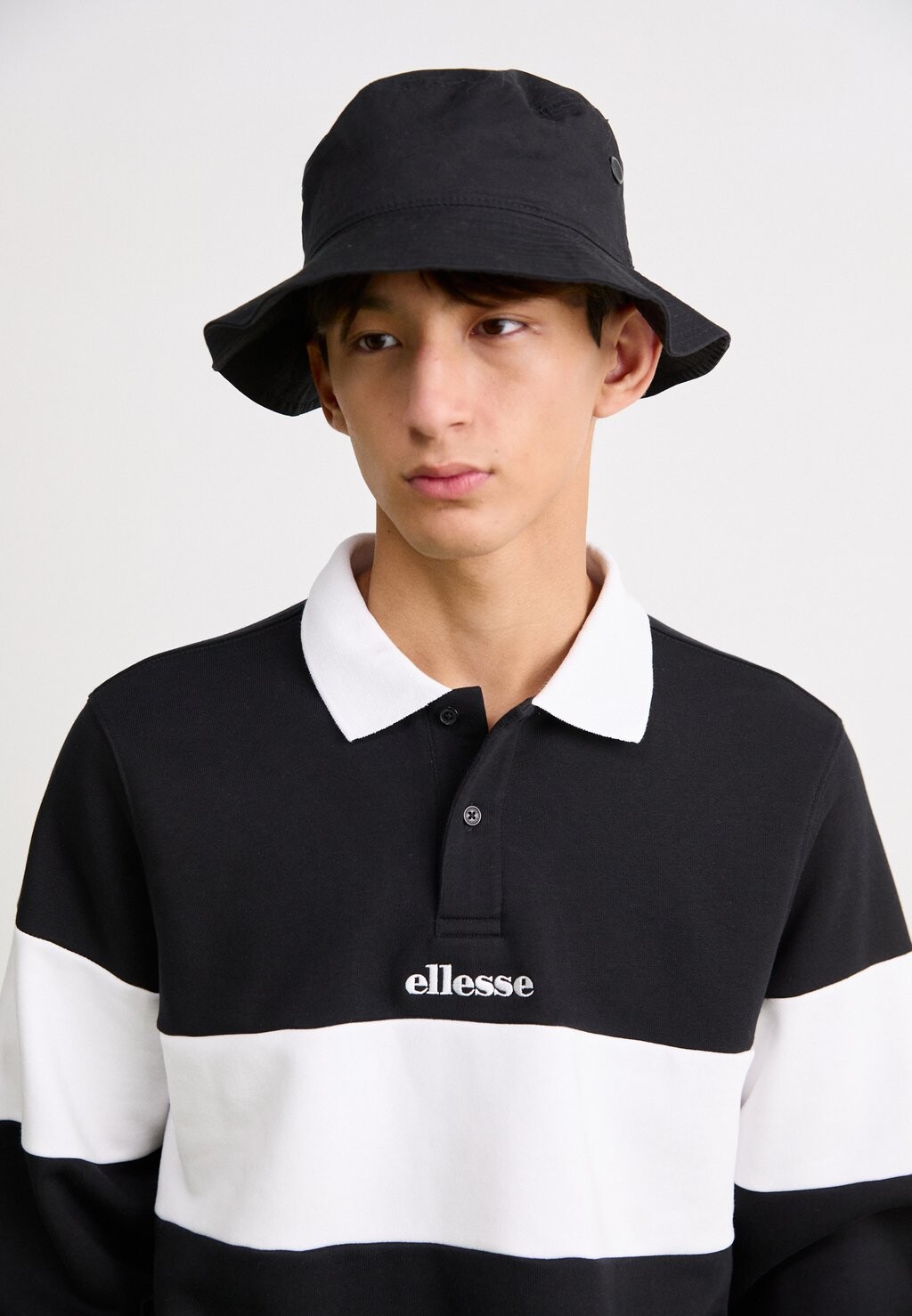 

Толстовка с капюшоном CIVARO Ellesse, черный