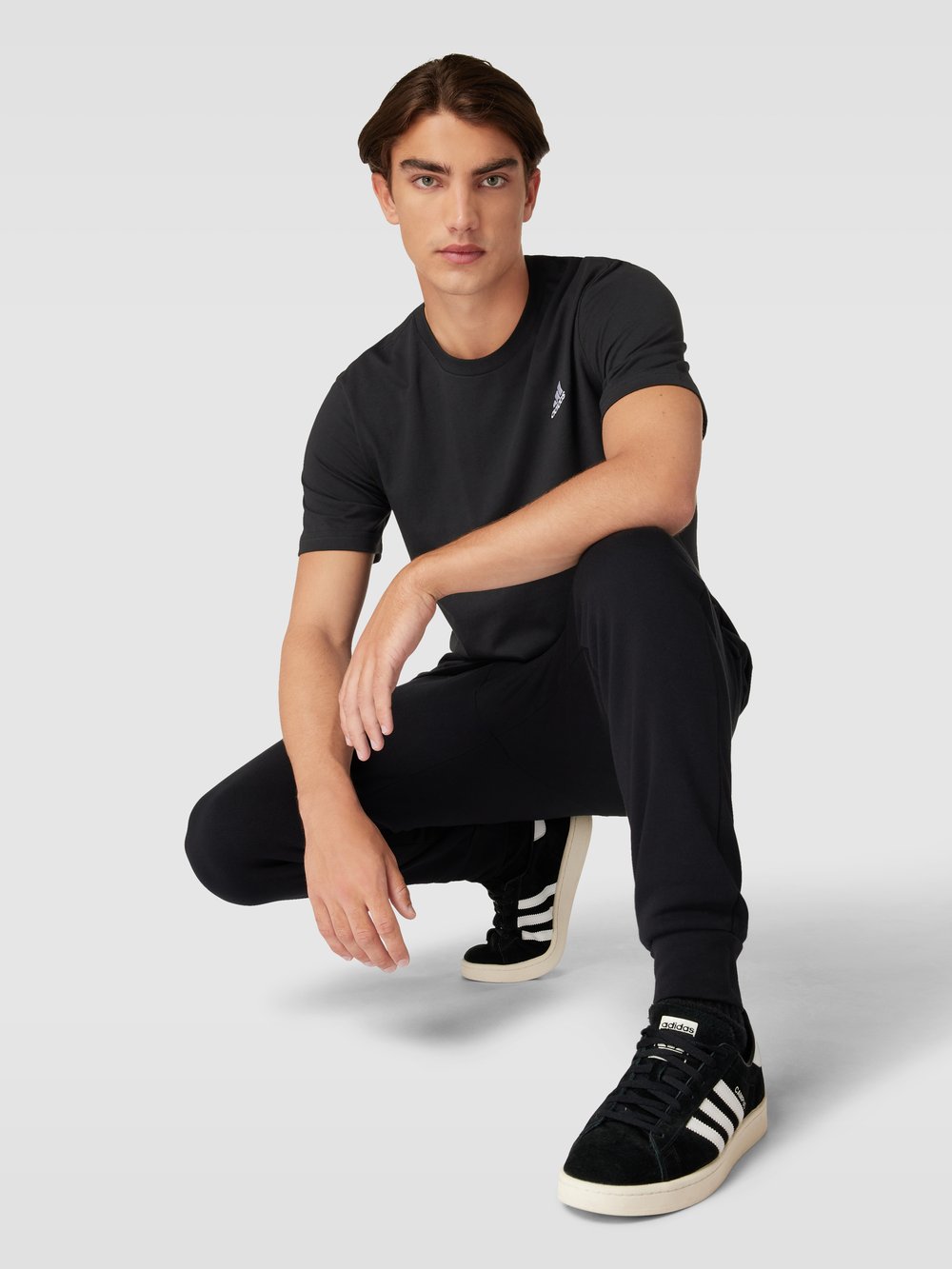 

Футболка с логотипом ADIDAS SPORTSWEAR, черный