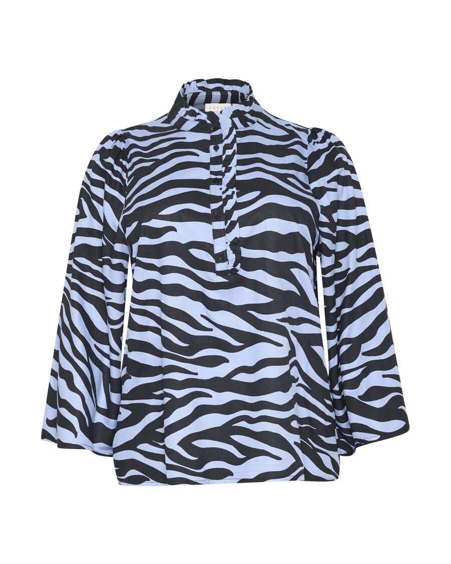 

Блузка KAFFE CURVE Olena, цвет Sky blue/Black