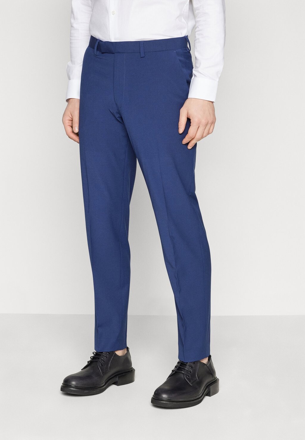 

Костюм The Premium Notch Fashion Suit Isaac Dewhirst, синий