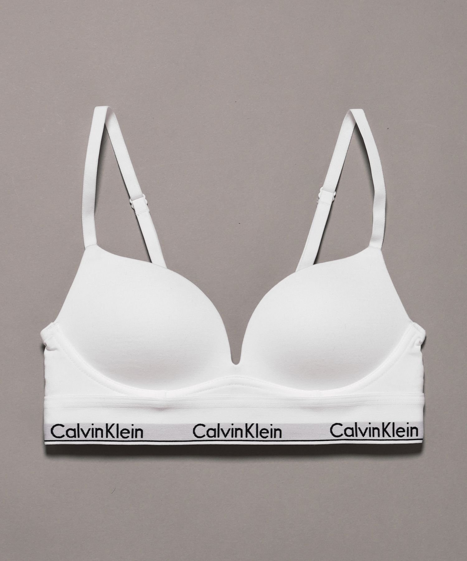 Бюстгальтер с глубоким вырезом и эффектом пуш-ап от Calvin Klein, нижнее белье Calvin Klein QF7623AD, Classic White — фото 2