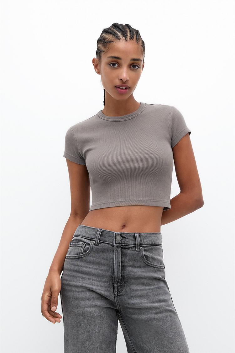 

Укороченная футболка в рубчик Pull And Bear, серый