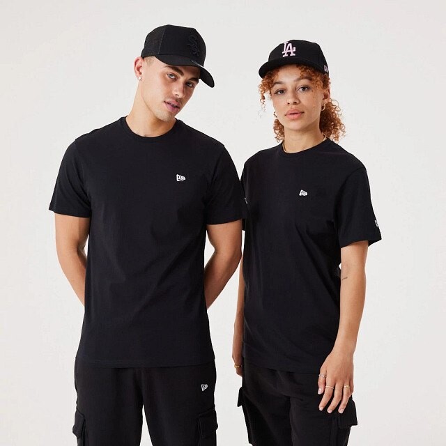 

Футболка New Era Essentials, черный