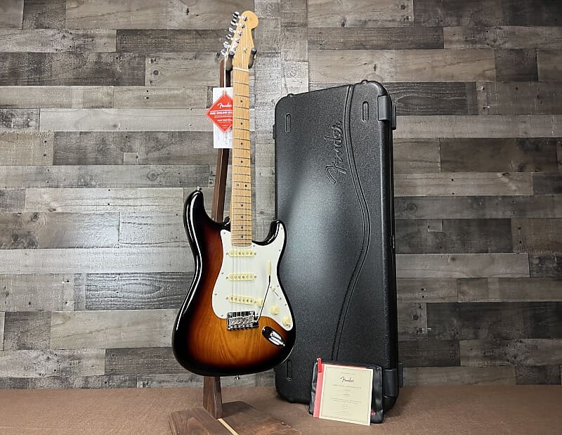 

Электрогитара Fender Limited Edition American Professional II Stratocaster W Hardshell Fender case