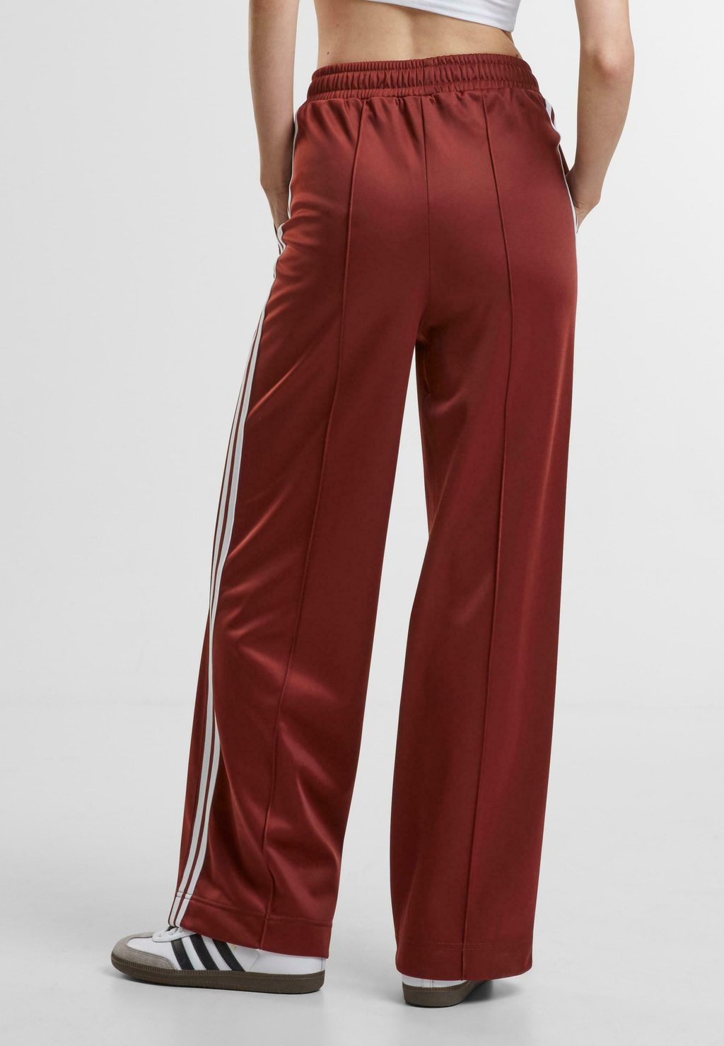

Спортивные брюки PIN TUCK Urban Classics, коричневый