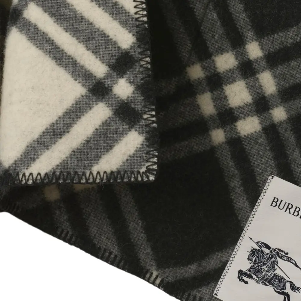 Капюшонный шерстяной плащ в клетку Burberry, черный — фото 2