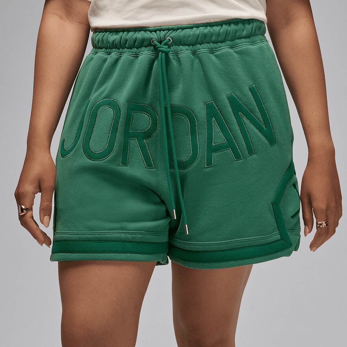 

Флисовые шорты Jordan X Nina Chanel Abney, цвет Green Stone