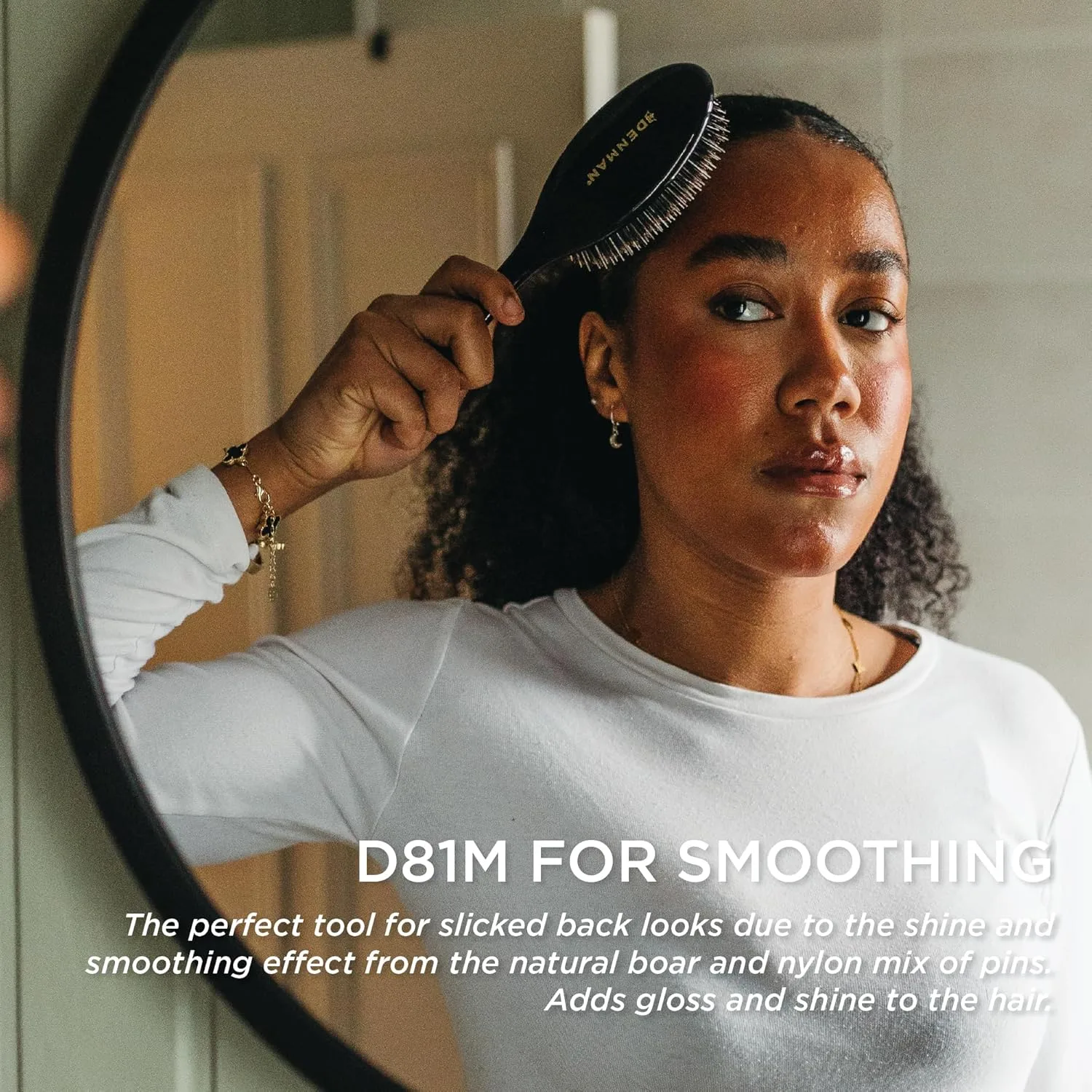 Denman Boar Bristle Hair Brush - щетка для волос с натуральной щетиной для укладки, блеска и распутывания, для всех типов волос Средний (1 шт.), Black — фото 4