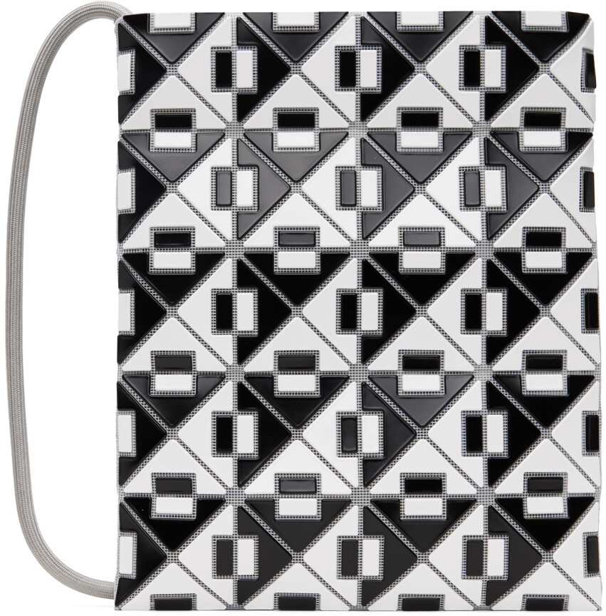 

Бело-черная сумка Connect Bao Bao Issey Miyake