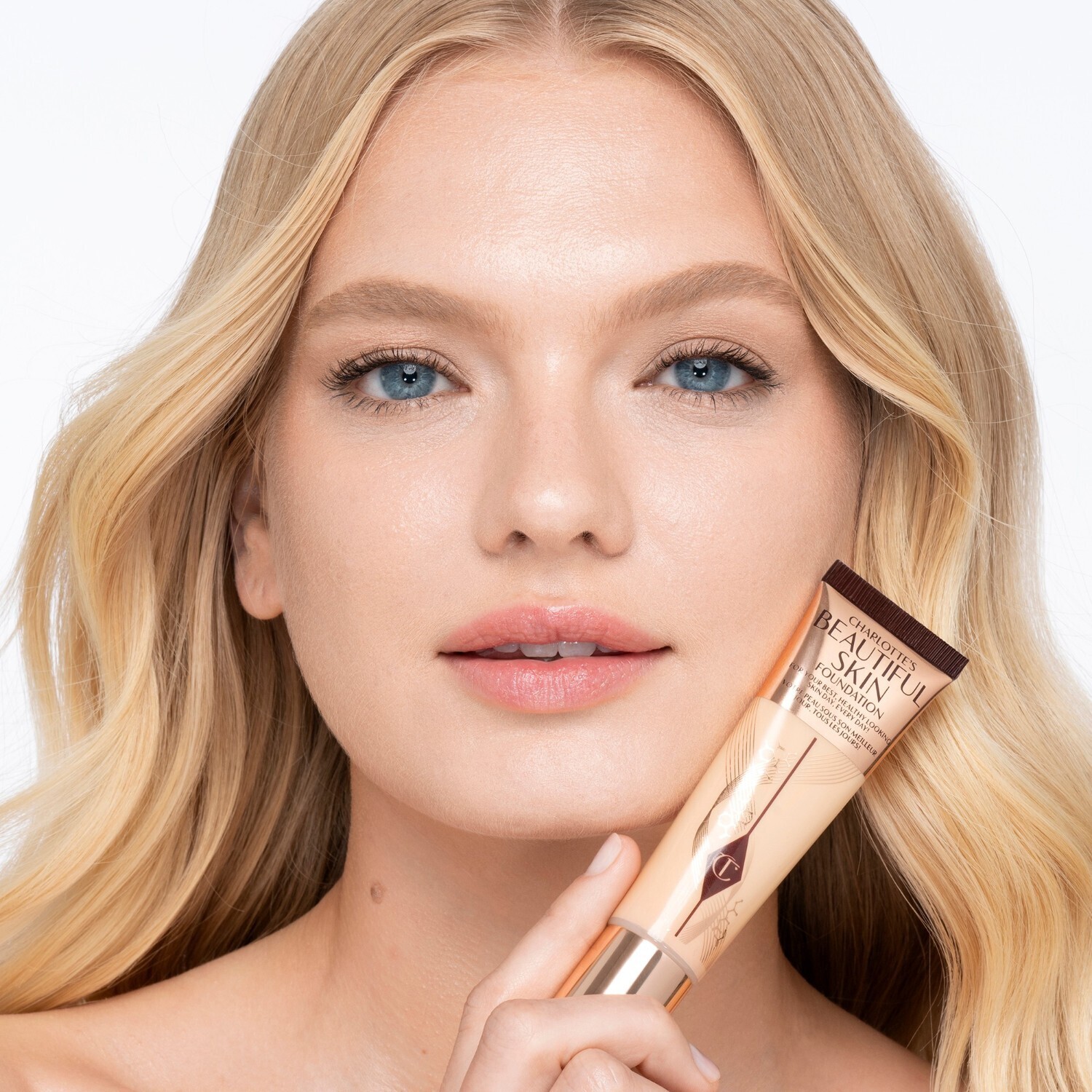 Тональный крем для лица beautiful skin Charlotte Tilbury, 3 - neutral, объем 30 мл — фото 2