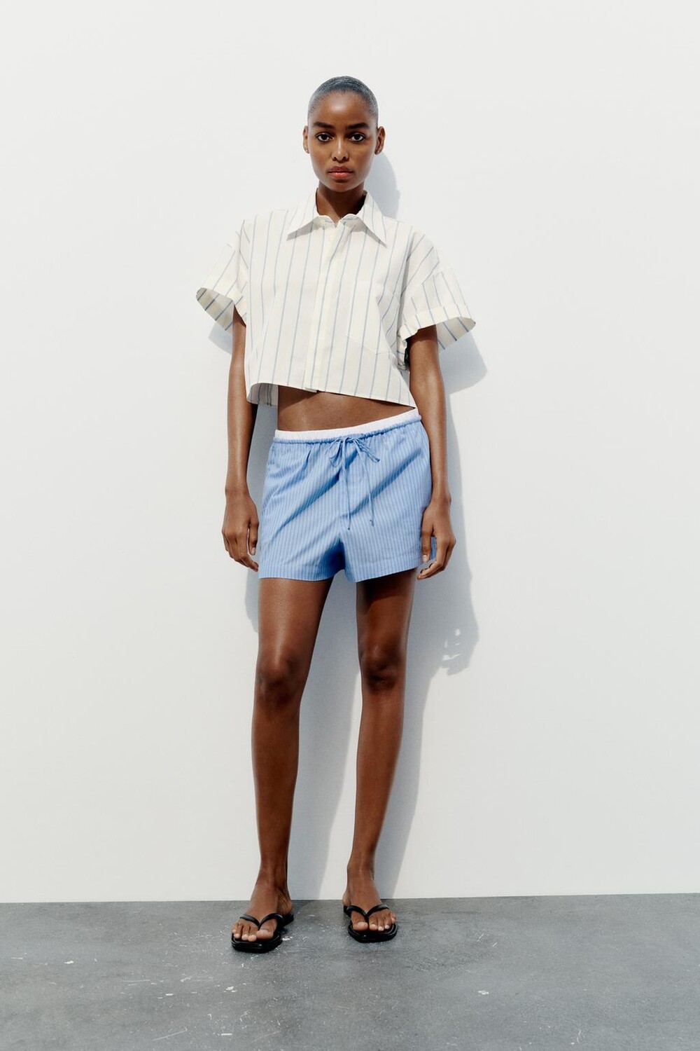 

Укороченная рубашка из поплин ZARA, синий/белый