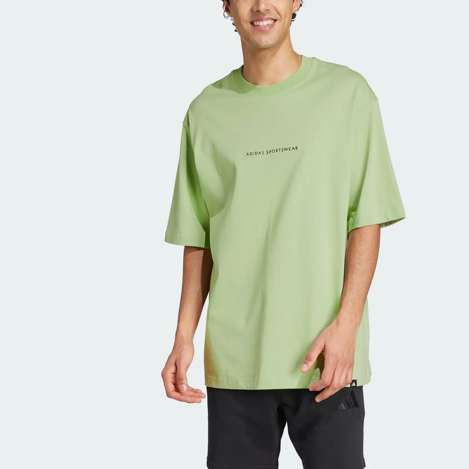 Adidas Футболка мужская Sportswear CODES DOODLE CAMP Magical Yellow Green — фото 4