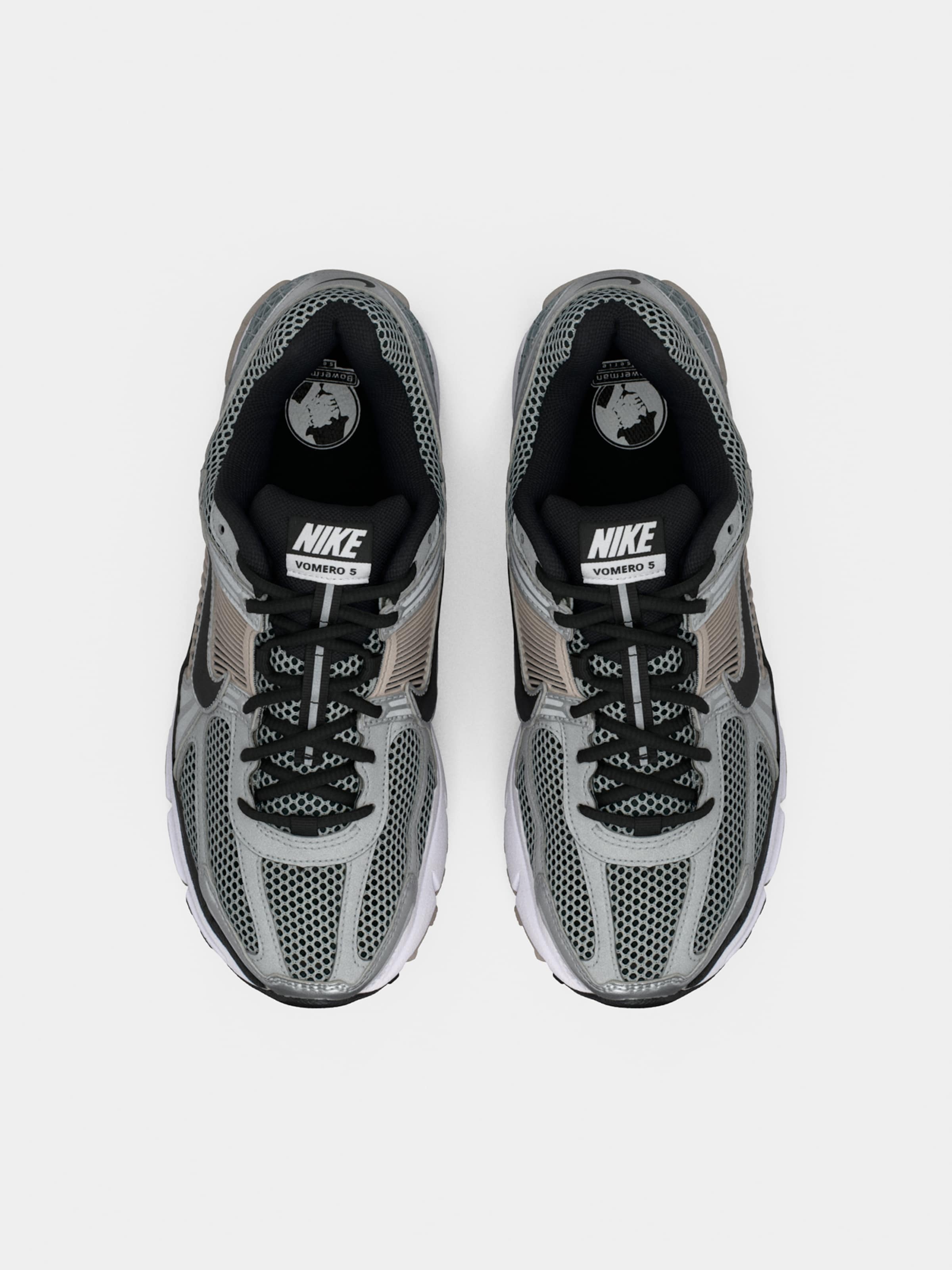 Nike Sportswear Кроссовки 'ZOOM VOMERO 5' в цвете Silver — фото 4