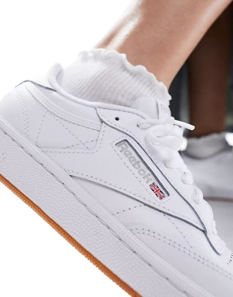Белые кроссовки Reebok Club C 85 на резиновой подошве — фото 3