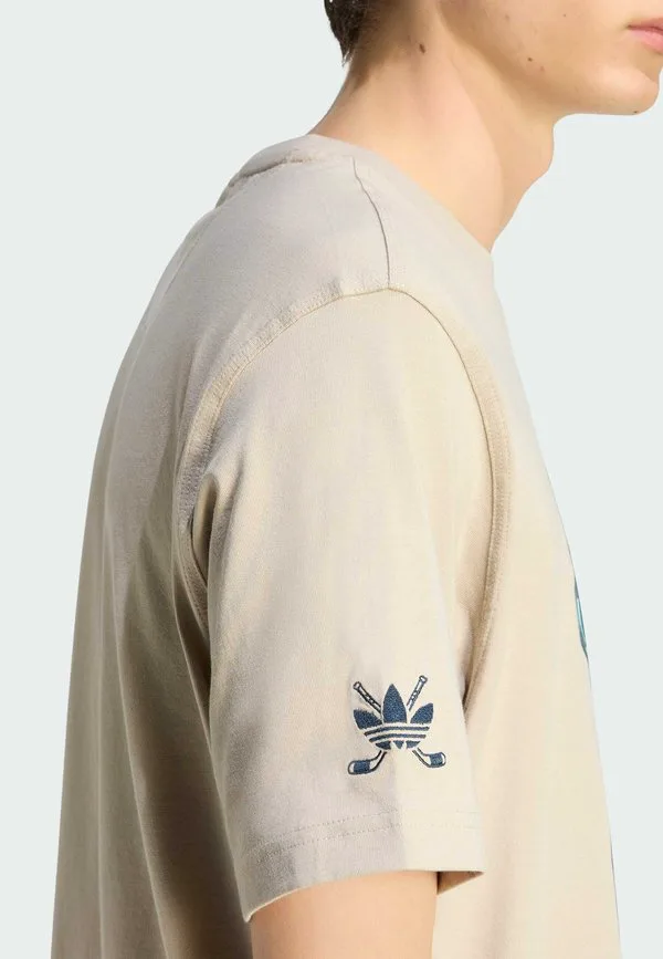 Футболка с графическим принтом хоккейного медведя Adidas Originals, Beige — фото 4