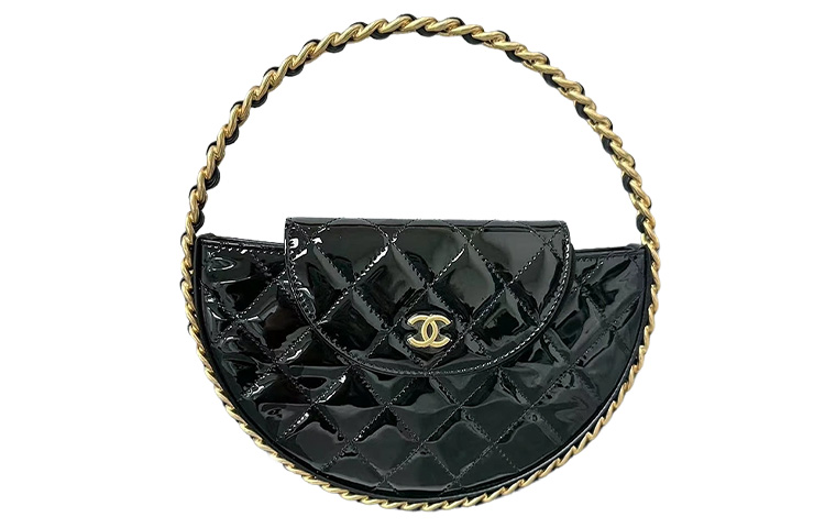 

CHANEL Женская черная клатч из лакированной натуральной кожи