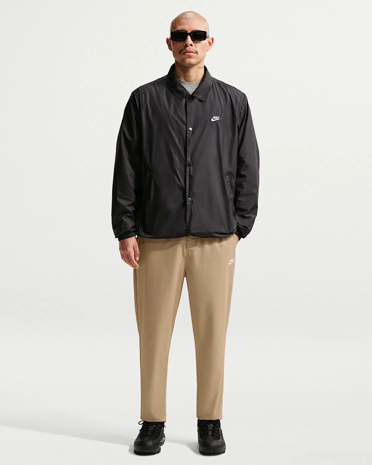 Мужские тканые зауженные брюки Nike Club, Parachute Beige/White