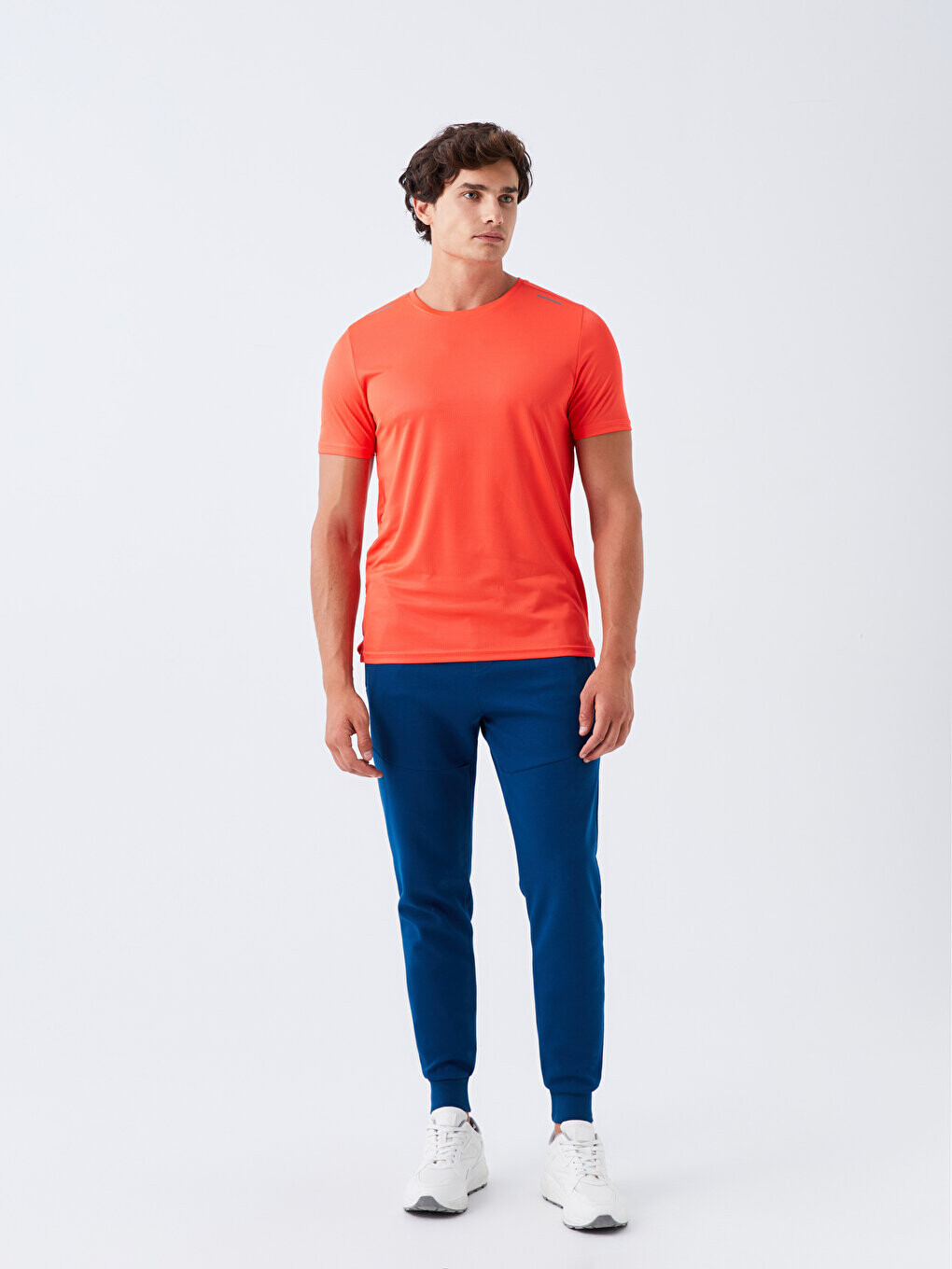 

Мужская спортивная футболка с круглым вырезом и короткими рукавами LCW Active, яркий оранжевый
