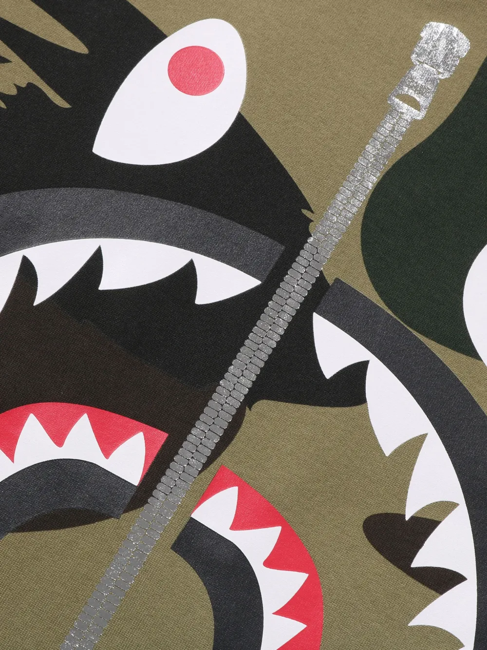 Камуфляжная футболка «Атака акулы» A BATHING APE, зеленый — фото 3