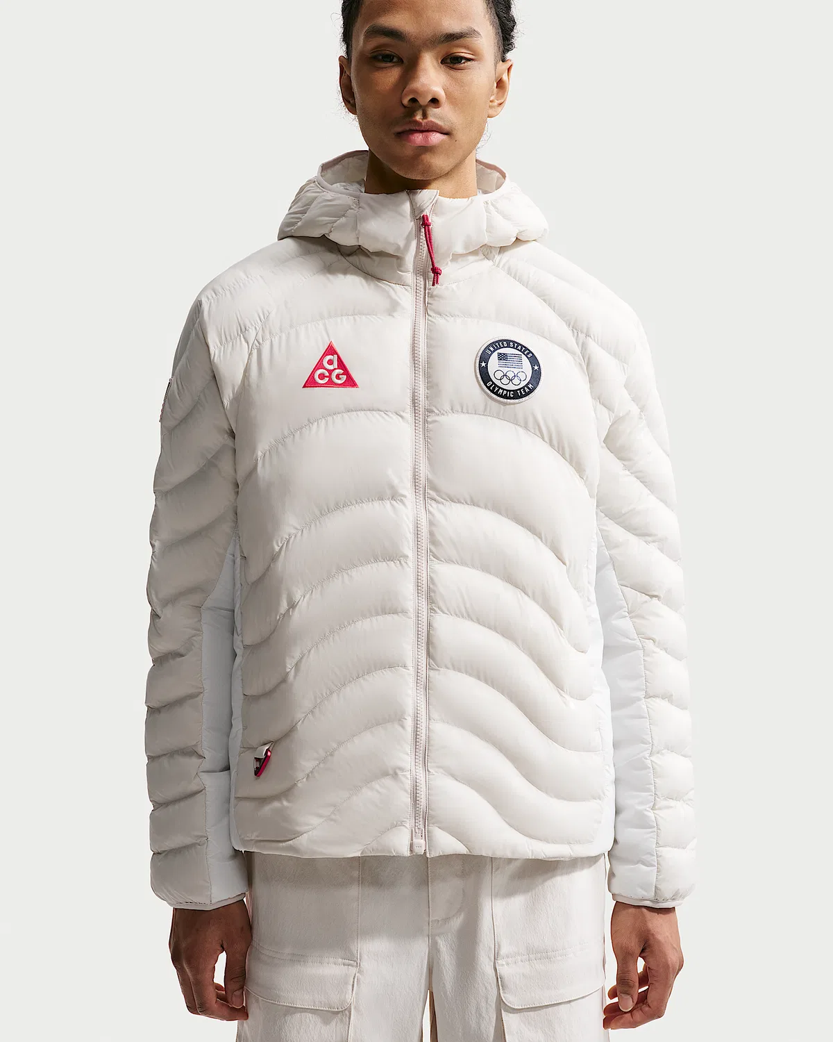 Мужская куртка Nike ACG x United States Olympic Team Therma-FIT ADV, Light Orewood Brown/Summit White/Obsidian/Chile Red