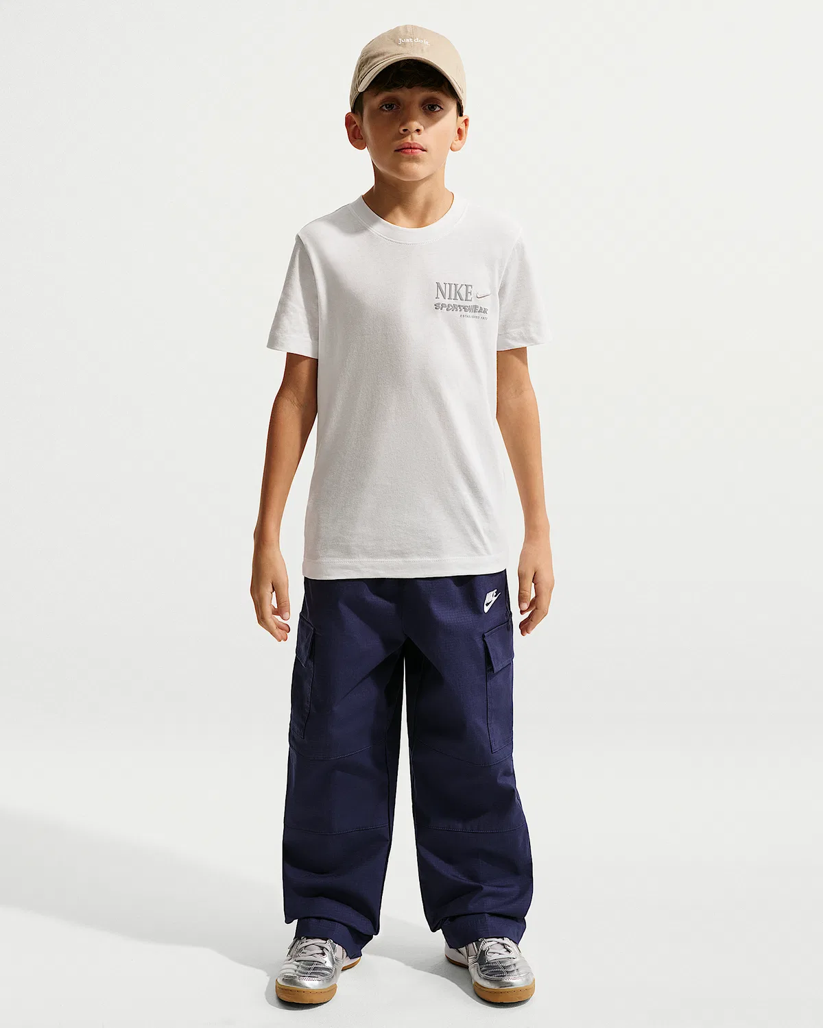 Детская футболка Nike Sportswear, Summit White/Blue/Wolf Grey/Wolf Grey — фото 4